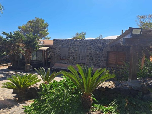 casa indipendente in vendita a Pantelleria