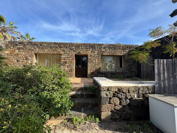 casale in vendita a Pantelleria