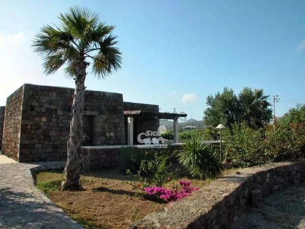 casa indipendente in vendita a Pantelleria