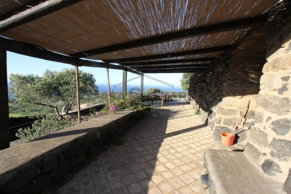 azienda agricola in vendita a Pantelleria in zona Madonna delle Grazie
