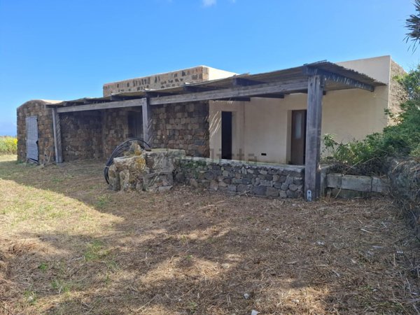 casa indipendente in vendita a Pantelleria