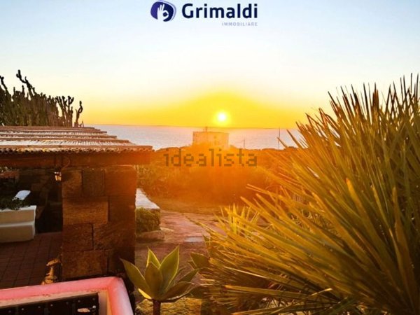 casa indipendente in vendita a Pantelleria