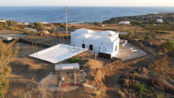 appartamento in vendita a Pantelleria in zona Scauri