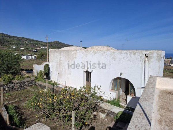 casa indipendente in vendita a Pantelleria