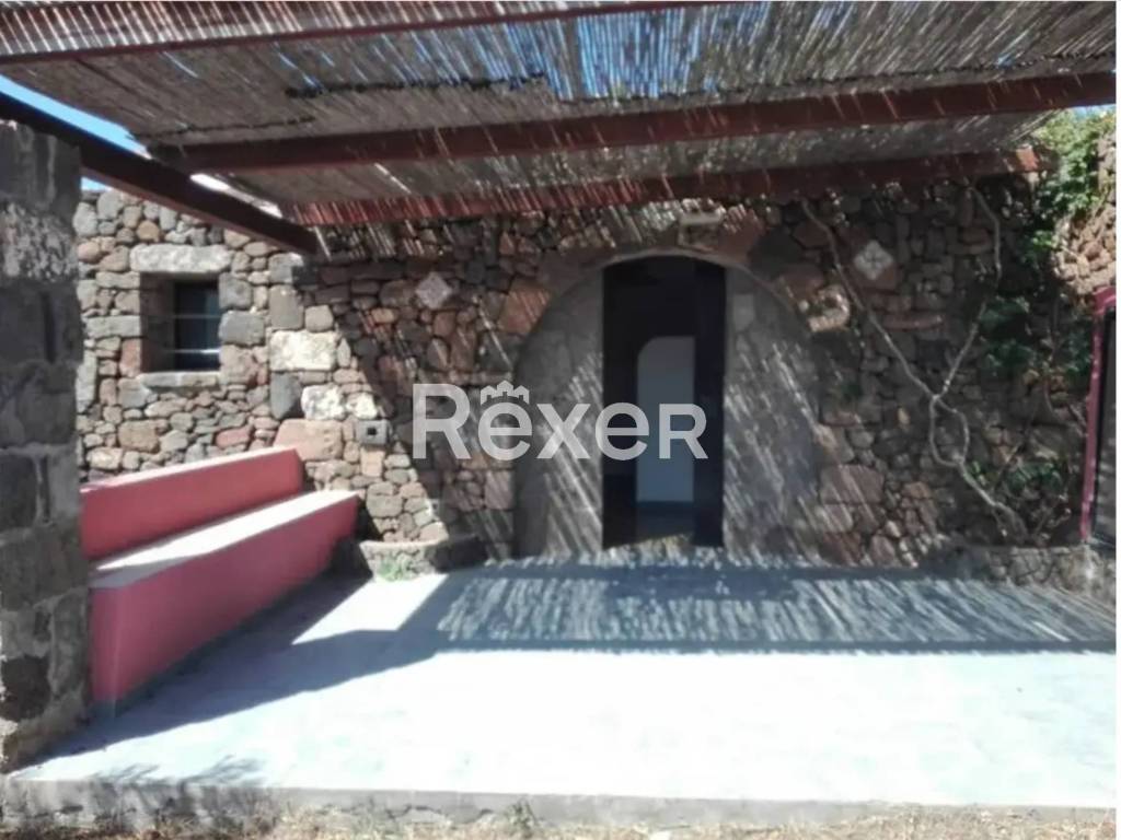 casa indipendente in vendita a Pantelleria