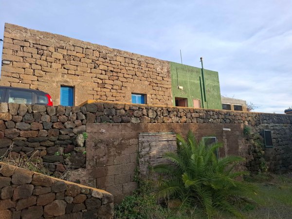 casa indipendente in vendita a Pantelleria