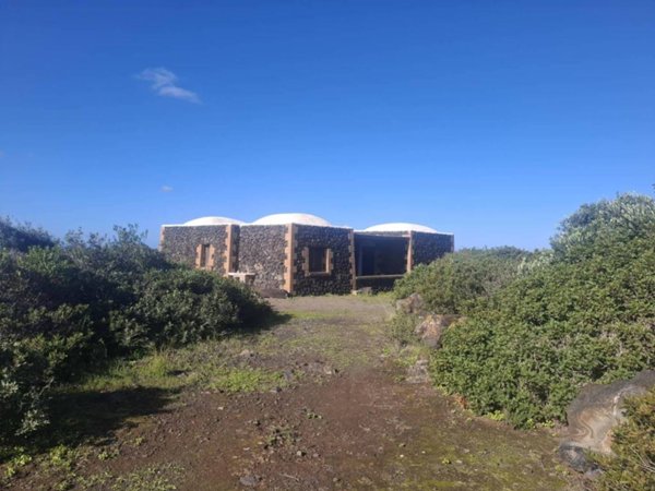 casa indipendente in vendita a Pantelleria