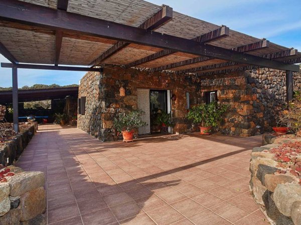 casa indipendente in vendita a Pantelleria in zona Scauri