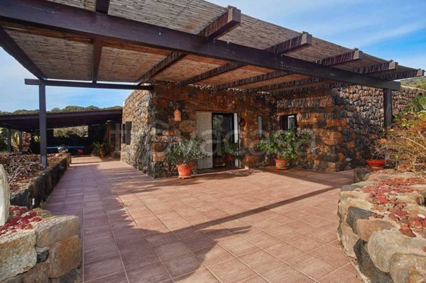 casa indipendente in vendita a Pantelleria in zona Scauri