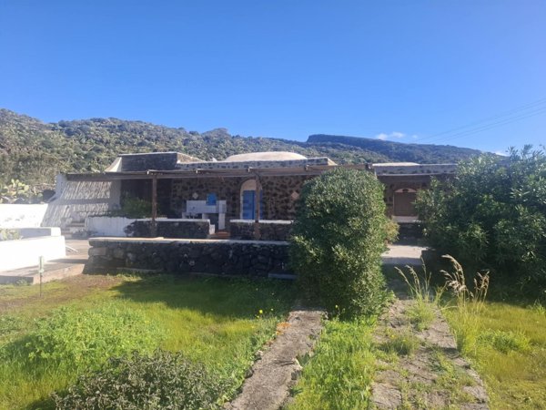 casa indipendente in vendita a Pantelleria