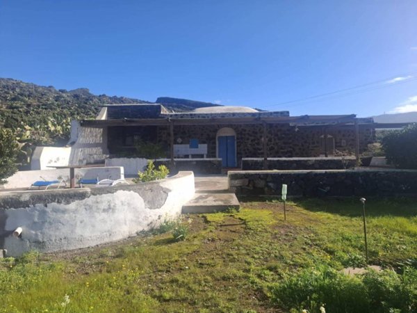 casa indipendente in vendita a Pantelleria