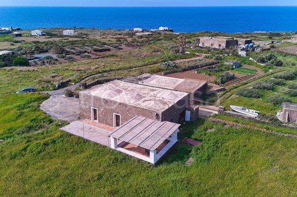 casa indipendente in vendita a Pantelleria in zona Scauri