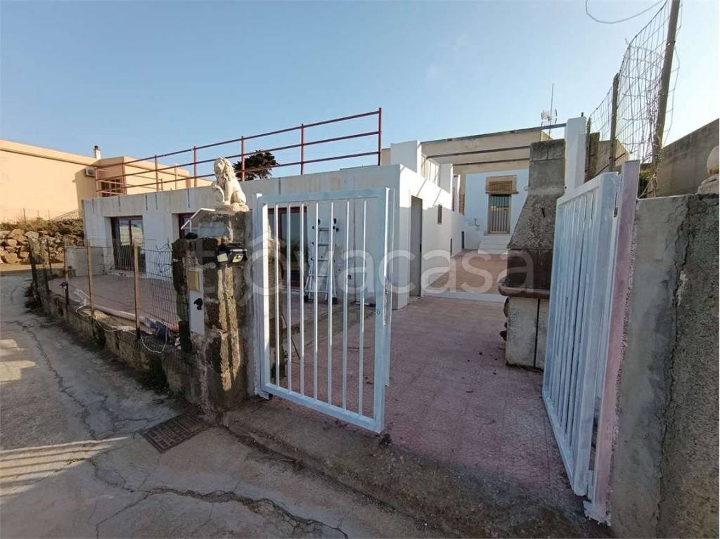 casa indipendente in vendita a Pantelleria in zona Kamma
