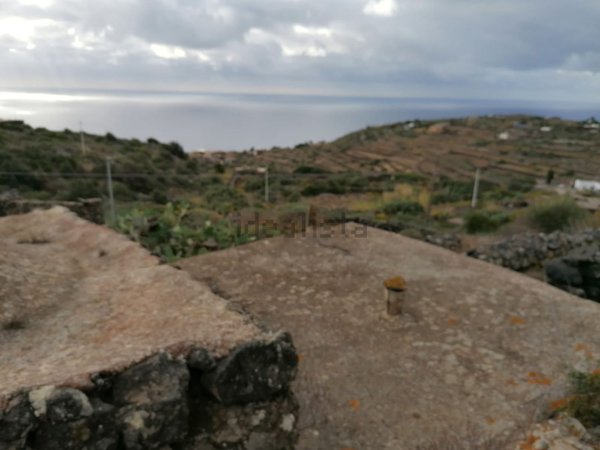 casa indipendente in vendita a Pantelleria in zona Sciuvechi