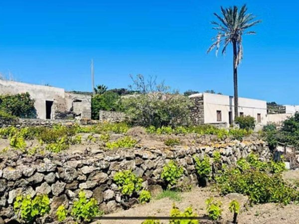 casa indipendente in vendita a Pantelleria in zona Gadir