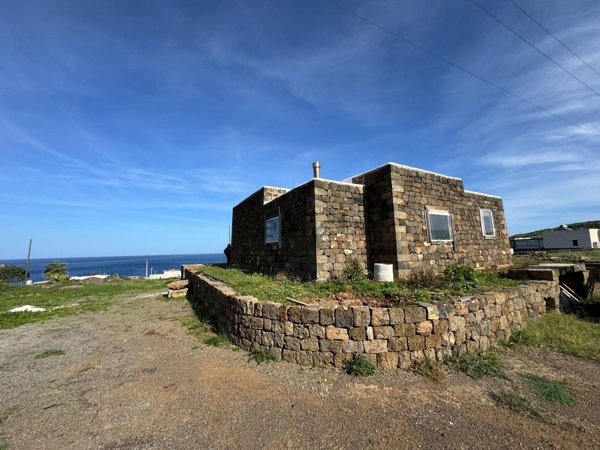 casa indipendente in vendita a Pantelleria