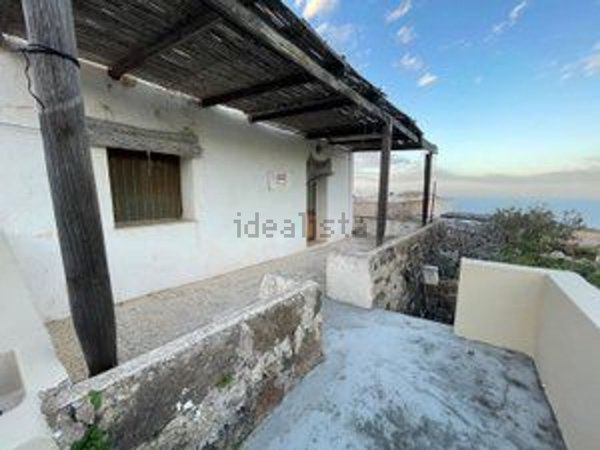appartamento in vendita a Pantelleria in zona Tracino