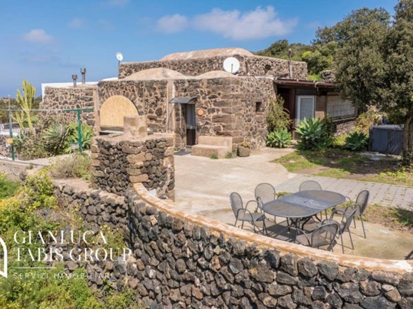 casa indipendente in vendita a Pantelleria in zona San Vito