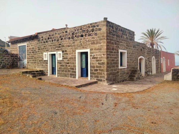 casa indipendente in vendita a Pantelleria