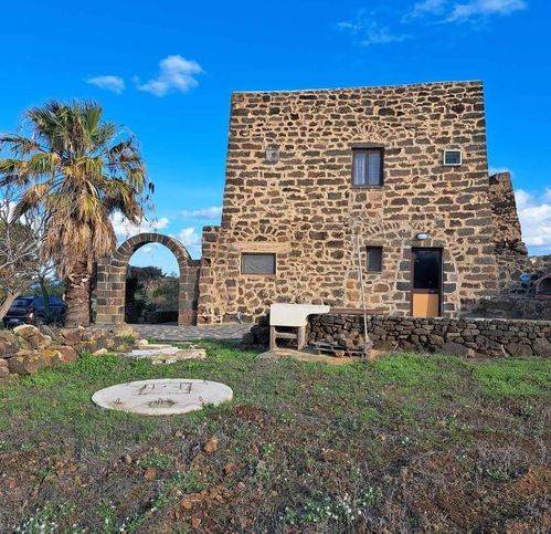 casa indipendente in vendita a Pantelleria