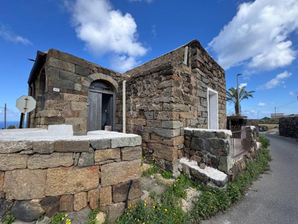 casa indipendente in vendita a Pantelleria in zona Tracino