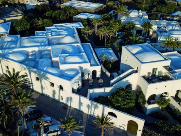 intera palazzina in vendita a Pantelleria in zona Scauri