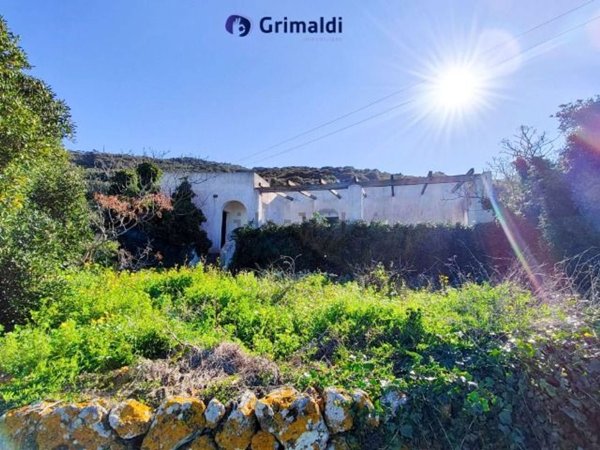casa indipendente in vendita a Pantelleria in zona Kamma