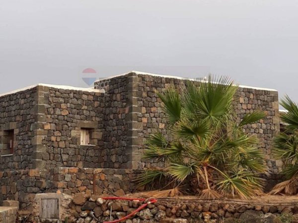 terreno edificabile in vendita a Pantelleria
