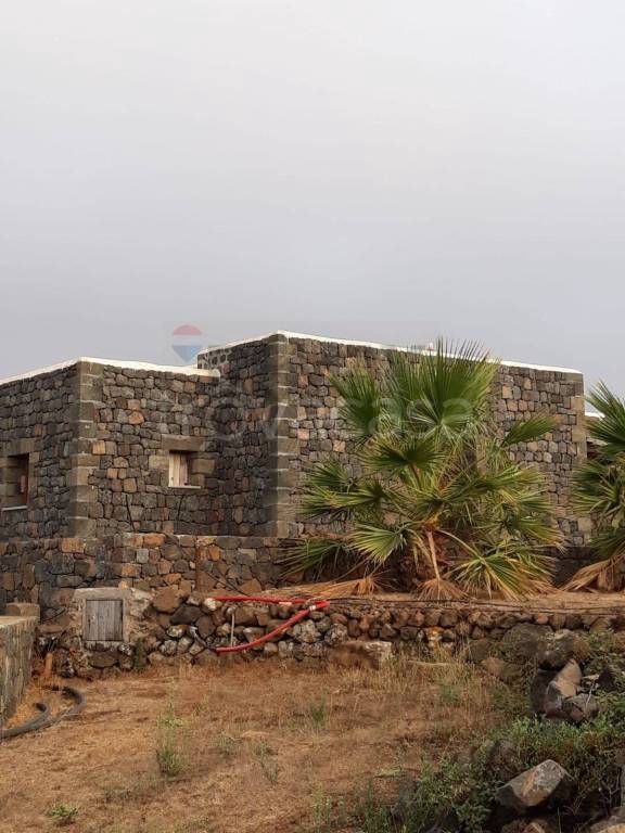 appartamento in vendita a Pantelleria in zona Khaddiuggia