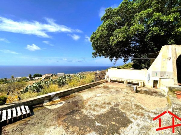 casa indipendente in vendita a Pantelleria in zona Scauri