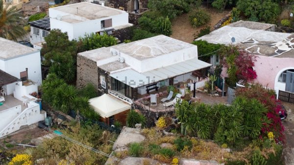 quadrivano in vendita a Pantelleria in zona Reckhale