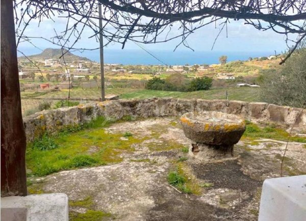 casa indipendente in vendita a Pantelleria