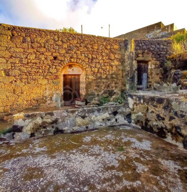 appartamento in vendita a Pantelleria in zona Madonna delle Grazie