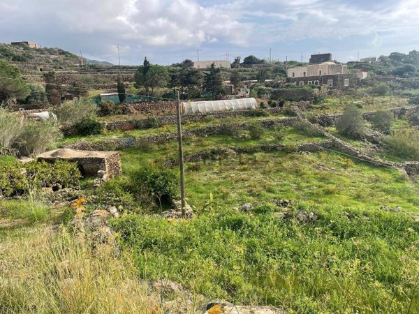 casa indipendente in vendita a Pantelleria