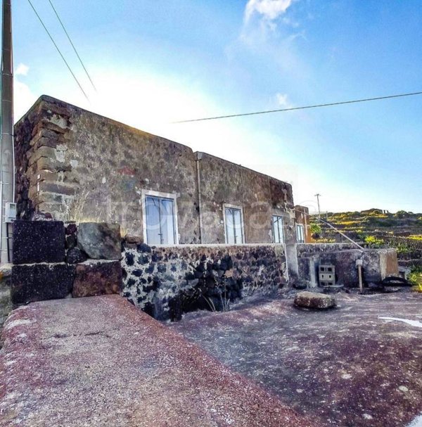 appartamento in vendita a Pantelleria in zona Madonna delle Grazie