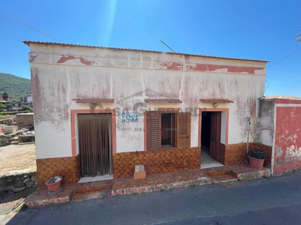 casa indipendente in vendita a Pantelleria in zona Sciuvechi