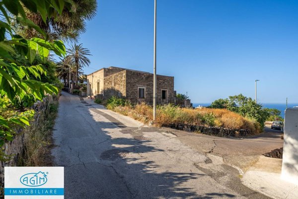 appartamento in vendita a Pantelleria in zona Tracino