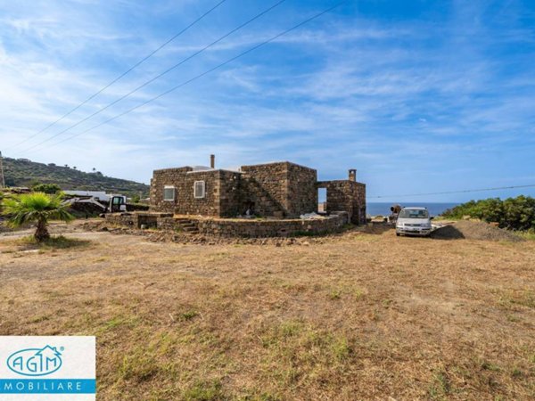 casa indipendente in vendita a Pantelleria in zona Campobello