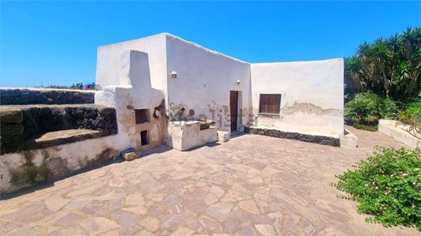 casa indipendente in vendita a Pantelleria in zona Mursia