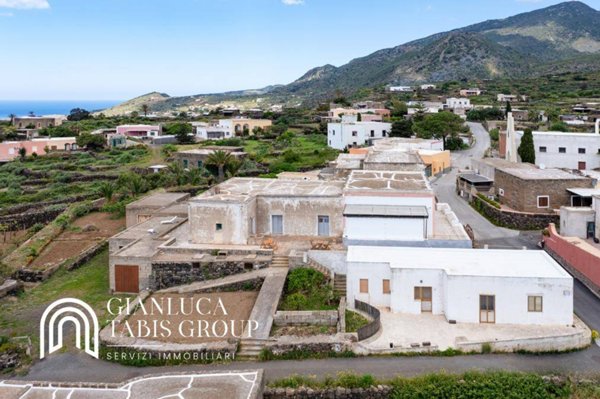 casa indipendente in vendita a Pantelleria in zona Scauri