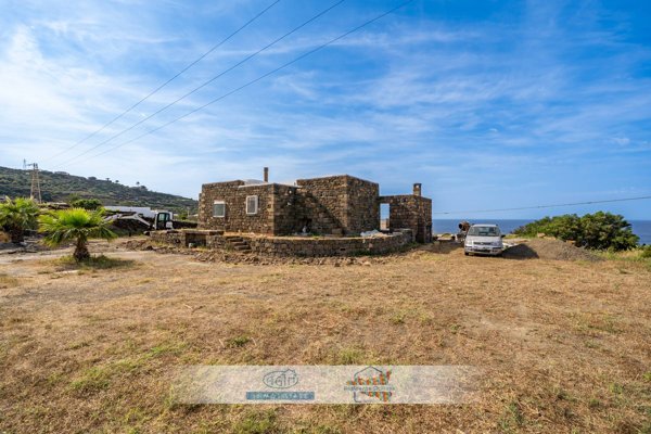 casa indipendente in vendita a Pantelleria