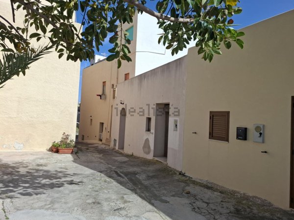 appartamento in vendita a Pantelleria in zona Santa Chiara
