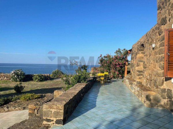 casa indipendente in vendita a Pantelleria