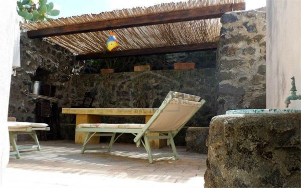 quadrivano in vendita a Pantelleria in zona Cufurá