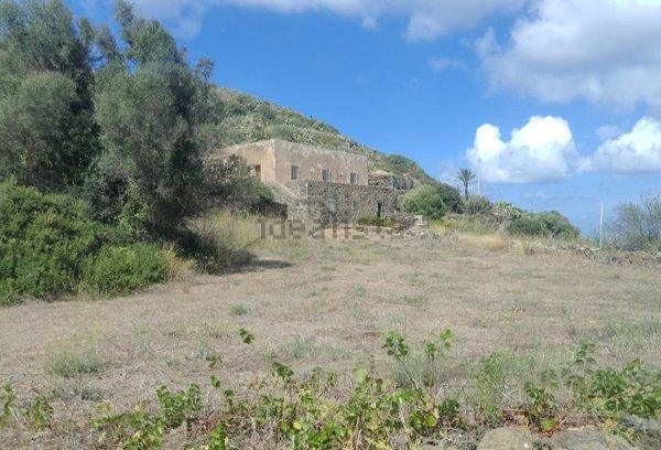 casa indipendente in vendita a Pantelleria