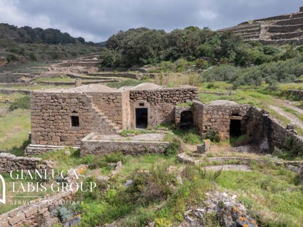 casa indipendente in vendita a Pantelleria in zona Reckhale