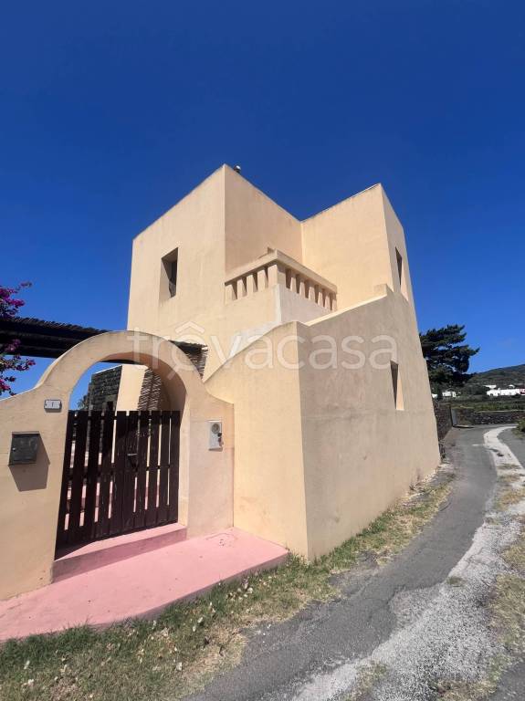 quadrivano in vendita a Pantelleria in zona San Michele