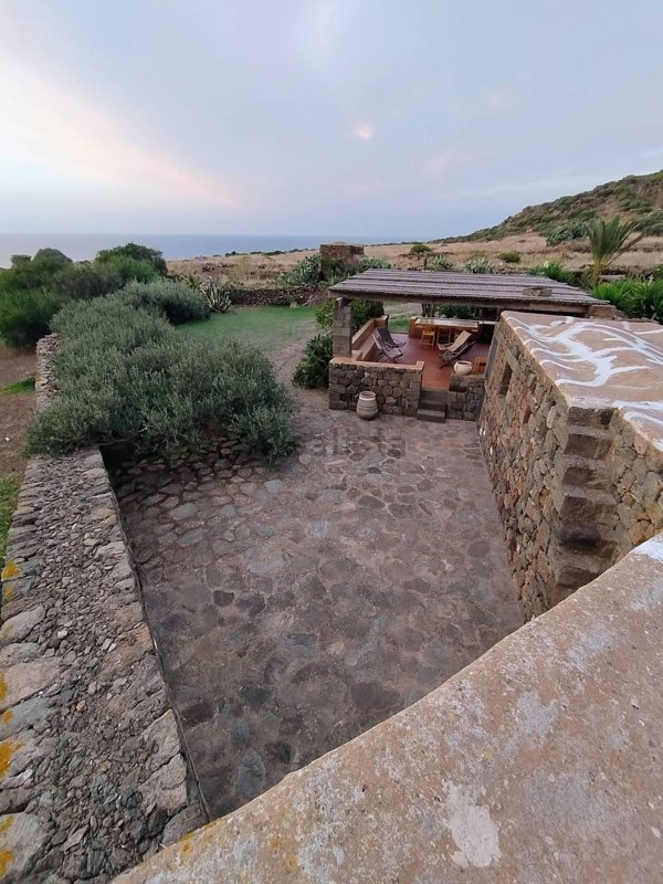casa indipendente in vendita a Pantelleria