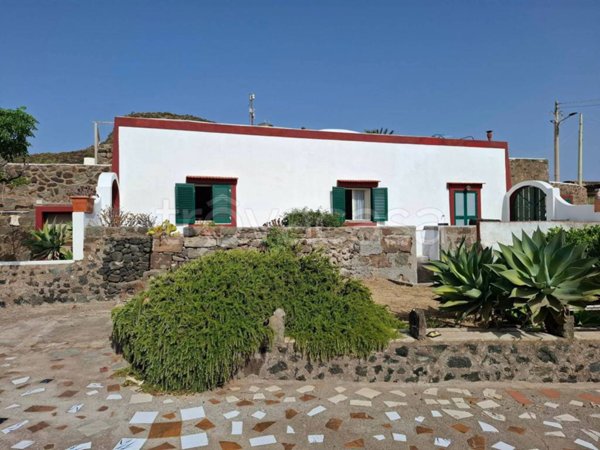 casa indipendente in vendita a Pantelleria