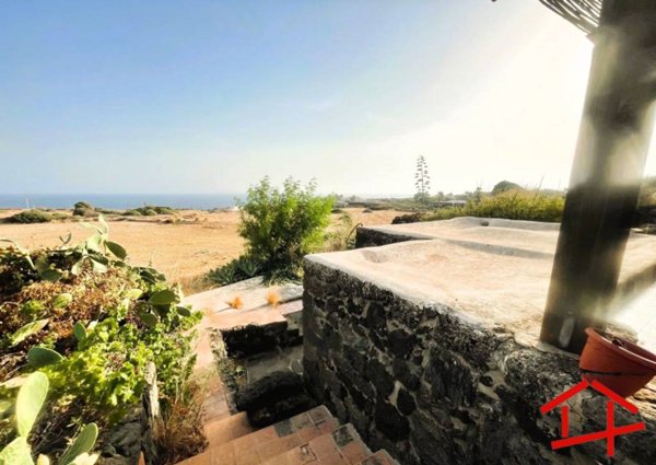 appartamento in vendita a Pantelleria in zona Scauri Basso
